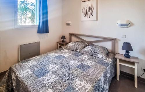 Postel nebo postele na pokoji v ubytování Gorgeous Home In Dolus-dolron With Sauna
