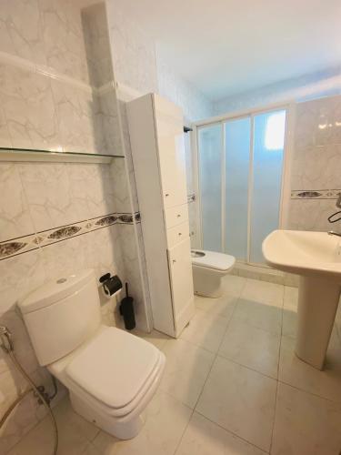 PARADISE HOLIDAYS 2 BEDROOMS APARTMENT & SEA VIEW, Los Cristianos, Tenerife