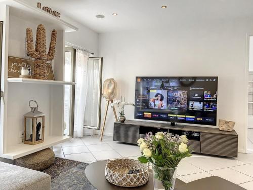 Zdjęcie z galerii obiektu TRA3 - Centre ville Cannes, 3 pièces rénové w Cannes