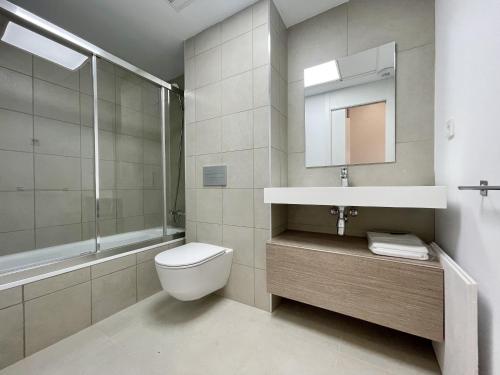 Ένα μπάνιο στο Allon Bay