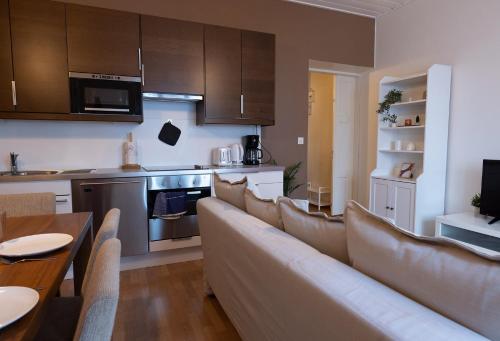 Virtuve vai virtuves zona naktsmītnē 2ndhomes Central 1BR Apartment with Great Location by Kaisaniemi Park
