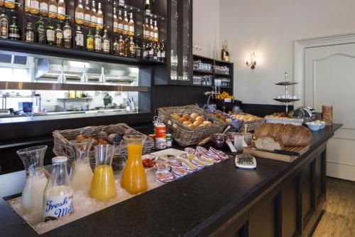 Jídlo v hotelu nebo okolí