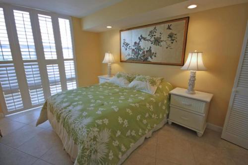 Ένα ή περισσότερα κρεβάτια σε δωμάτιο στο El Matador 335 - Beautiful views of the Gulf and pool