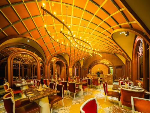 Restoran atau tempat lain untuk makan di Crowne Plaza Zhengzhou by IHG
