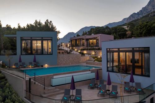 Villa con piscina y complejo en Kuk Oaza Luxury Villas, en Makarska