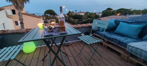 Chambre avec tropezienne vue mer à l'Ayguade ,climatisée ,parking gratuit et proche aéroport