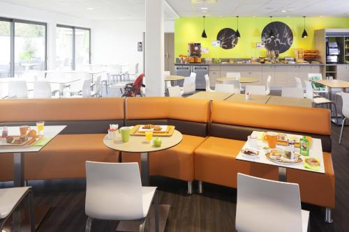 Foto da galeria de ibis Styles Beaune Centre em Beaune