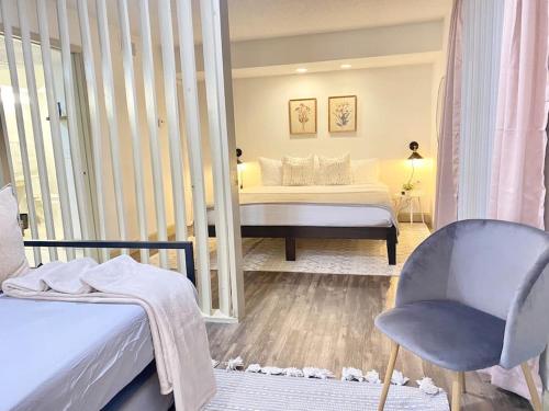 Φωτογραφία από το άλμπουμ του Main Suiteking Bedselfcheckin1stfloornrg στο Χιούστον