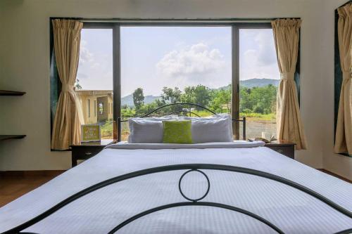 Gallery image of StayVista's Shivom Villa 1 - A Serene Escape with Views of the Valley and Lake in Lonavala