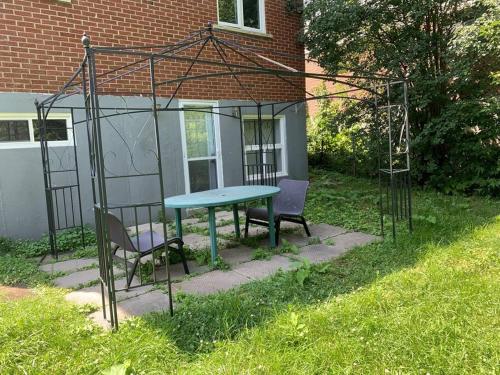 Spacious 2 bedroom Apt. Sofa bed & Free Parking – Photos 2