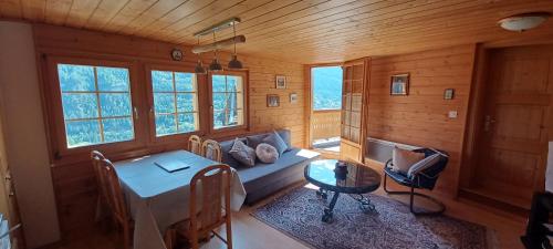 Gallery image of 2 bedroom chalet with a mountain view in Saint-Jean