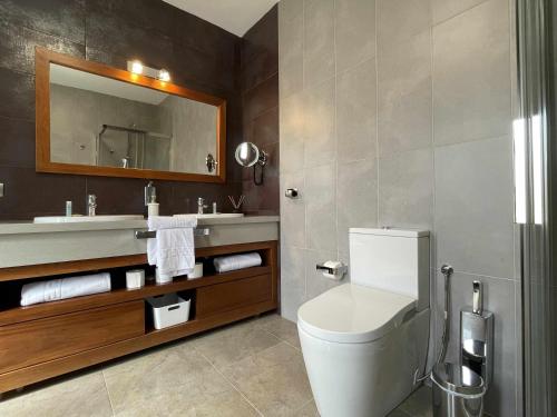 Koupelna v ubytování Holyhome villa cinema perfect for families