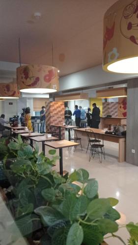 Restoran atau tempat lain untuk makan di Miko Rooms & Capsules hotel