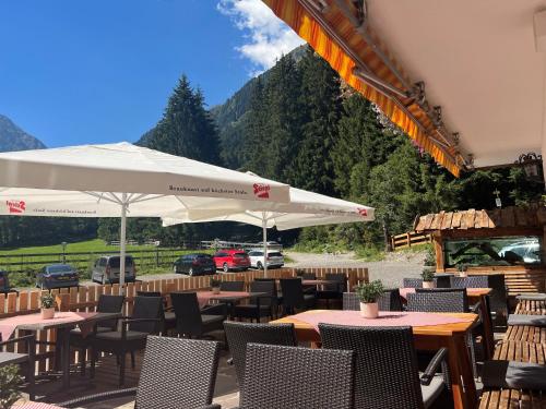 Εστιατόριο ή άλλο μέρος για φαγητό στο Hotel-Gasthof Waldcafé