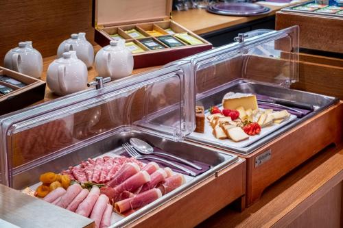 Comida en o cerca de este hotel