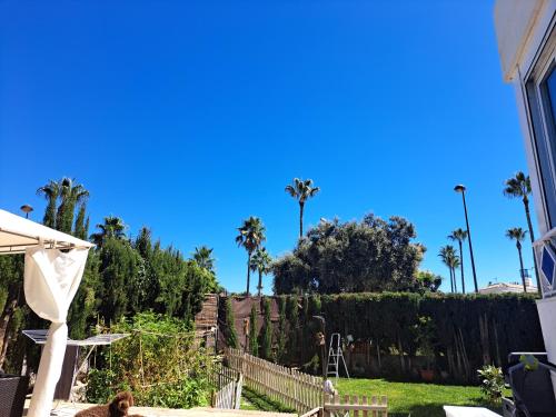 Apartamento con jardín y piscina Pet friendly