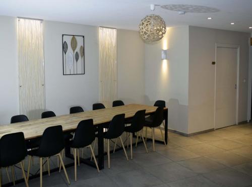 Οι επιχειρηματικές εγκαταστάσεις ή/και οι αίθουσες συνεδριάσεων στο Gite la découverte logement entier