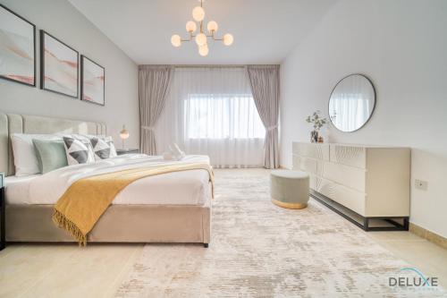 Postel nebo postele na pokoji v ubytování Opulent 1BR at MAG 218 Dubai Marina by Deluxe Holiday Homes