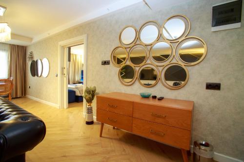 Un lugar para sentarse en Best Western Izmir Hotel