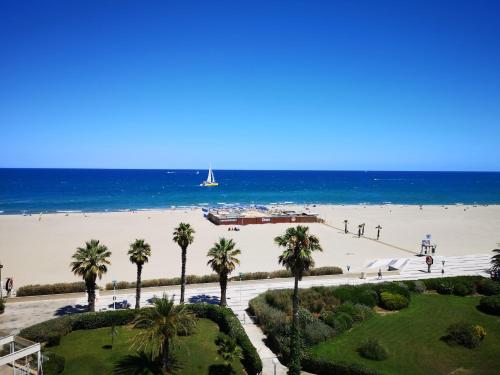 20 m2 de terrasse face à la mer à Canet en Roussillon