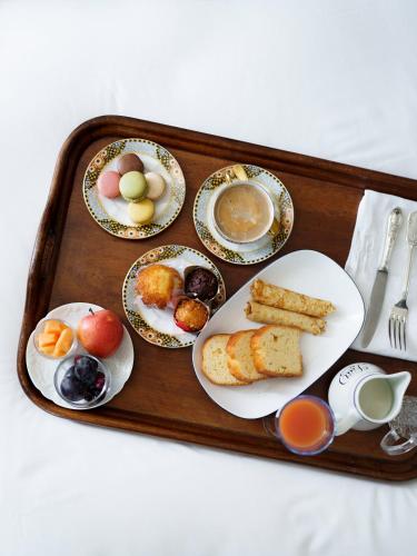 Comida en o cerca de este hotel