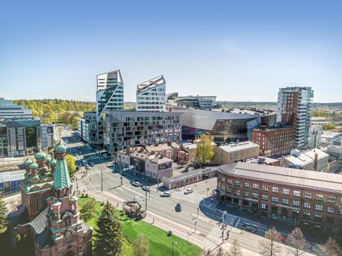 Otelden çekilmiş Tampere şehrinin genel bir manzarası veya şehir manzarası