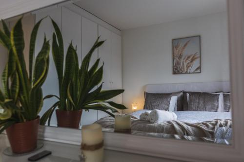 Postel nebo postele na pokoji v ubytování Penthouse with Sauna - King Size Bed - Free WiFi!