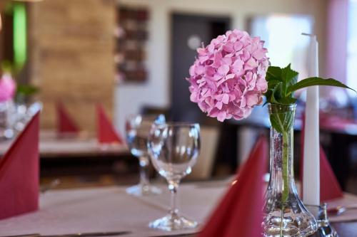 Gallery image of Hotel Restaurant Lindenhof in Biblis