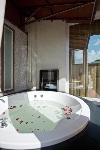 Φωτογραφία από το άλμπουμ του The Royal Pinnacle Hotel σε Doumen