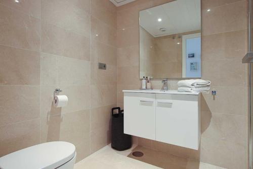 Ett badrum på Luxury 3 bedroom Apartment at La Cala Golf - Mijas