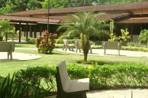 Taman di luar Garden Hotel e Eventos
