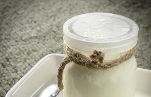 a jar with a piece of rope sticking out of it at Affittacamere San Teodoro in Albenga