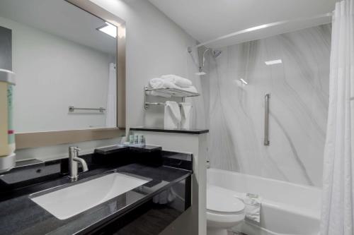 Koupelna v ubytování Best Western Corpus Christi Airport Hotel