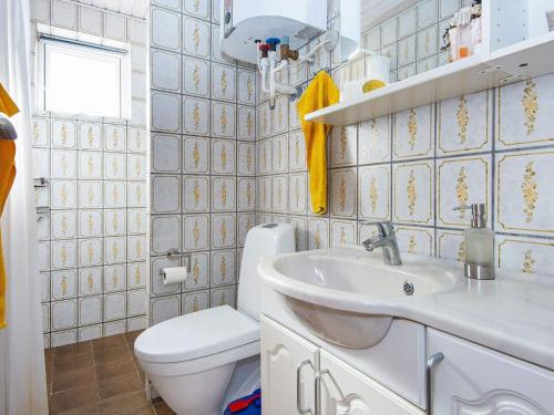 Et badeværelse på 5 person holiday home in Henne