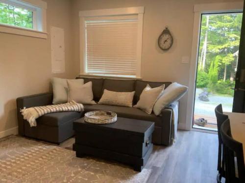 West Coast Getaway 2 Bed Cabin – Photos 2