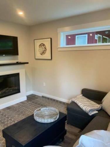 West Coast Getaway 2 Bed Cabin – Photos 3