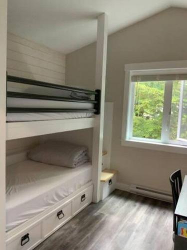 West Coast Getaway 2 Bed Cabin – Photos 4