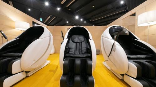 two white and black boats in a room at caffel Hina-no-sato in Hita