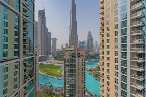 BellaVista - Luxe - 3 BR Plus Maid Room - Residences Tower 8 - Burj Khalifa and Fountain View
