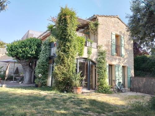 Charming stone villa with pool & garden