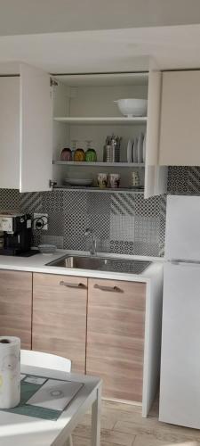 Η κουζίνα ή μικρή κουζίνα στο BARBARA Classy Apartment 102