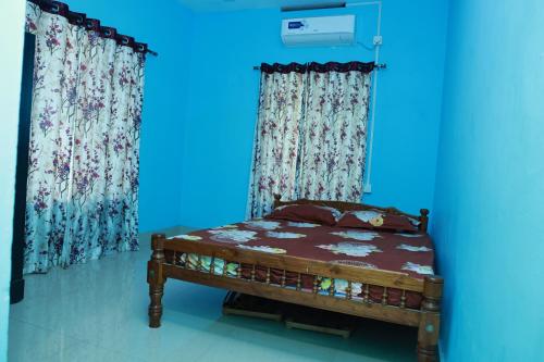 Легло или легла в стая в Toms Villa along National highway Thrissur at Nadathara
