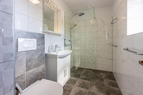 Kúpeľňa v ubytovaní House VILLA VAHO