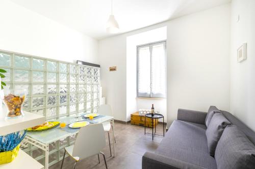 Hostly - Nicole Apartment Volturno- Full Rome Center