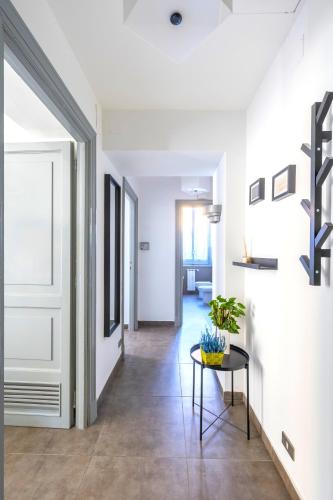 Hostly - Nicole Apartment Volturno- Full Rome Center