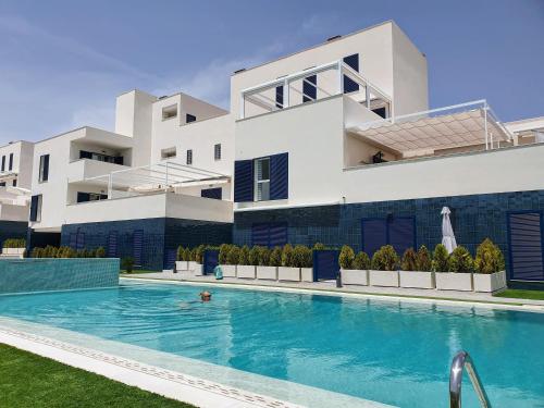 Modern apartamento with large south terrace, Playa Flamenca
