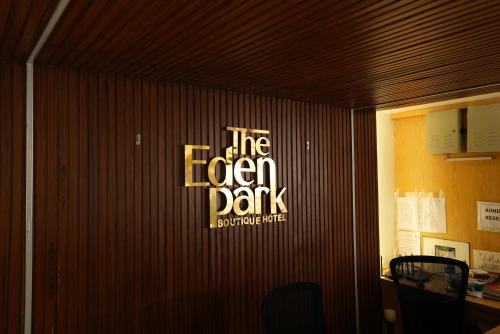 Certifikát, hodnocení, plakát nebo jiný dokument vystavený v ubytování Eden Park Boutique Hotel