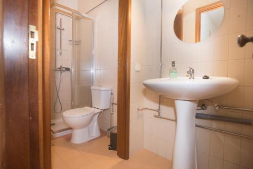 Et badeværelse på Bonsai Apartment III