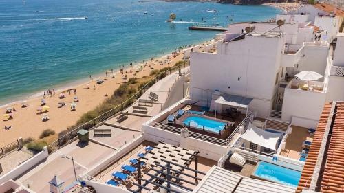 Refurbished beachfront house, Pool, AC, WiFi, Albufeira, sea view