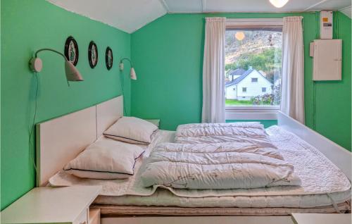 Postel nebo postele na pokoji v ubytování Awesome Home In Finsland With Wifi